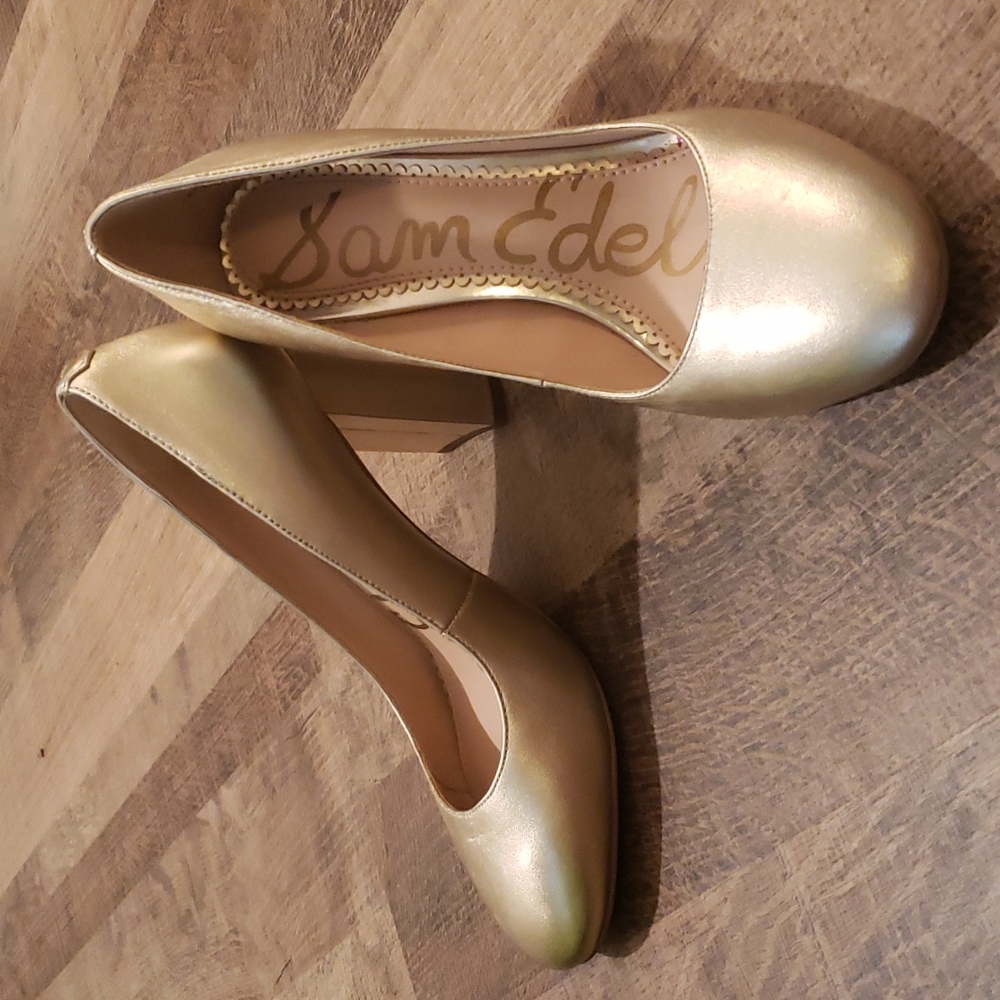 Sam Edelman Stillson Gold leather pumps